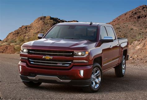 Chevrolet Unveils Redesigned 2016 Silverado 1500 Truck Off