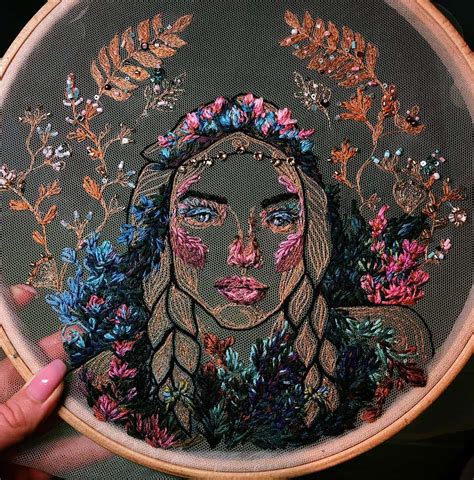 Embroidery Artist Katerina Marchenko - Art - ARTWOONZ