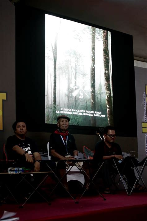 Apalagi hutan itu penting untuk seluruh makhluk hidup yang ada di bumi ini, dan kita sebagai manusia juga bergantung dengan hutan. Sahabat Soe Hok Gie: Sungai Ciliwung Sumber Kehidupan ...