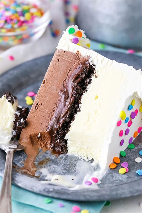 Ice cream cakes are reserved for your toddler?s birthday. 18 Tasty Ice Cream Cake Recipes - Mom's Got the Stuff