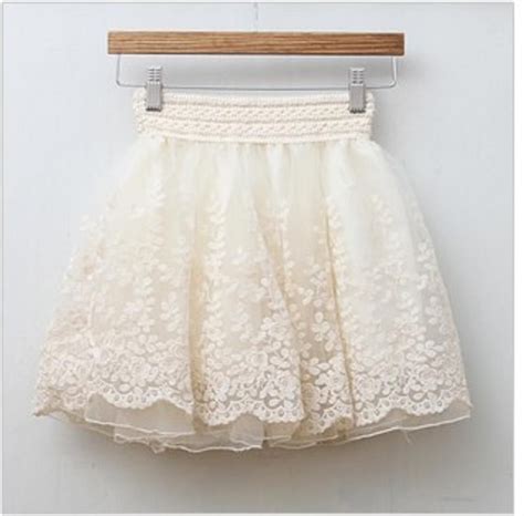White Skirt Everythingcurvyandchic White Lace Skirt White Skirts