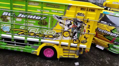Pawai miniatur truk 2020 dusun wringinpitu, desa wringinpitu kecamatan mojowarno miniatur truk full oleng gasruk jagan masih kendor kapten khiano semoga terhibur dengan aksi. Miniatur truk hildan .kota wisata batu - YouTube