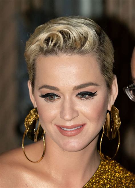Katy Perry Cat Eyes In 2021 Short Hair Styles Pixie Short Hair