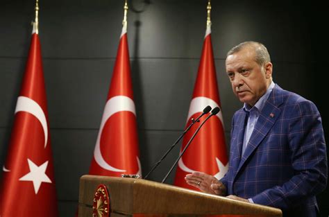 Recep tayyip erdoğan, 1980 yılında, çalışmakta olduğu i̇ett'den ayrılınca özel sektörde çalışmaya başladı. "Turkey's vote makes Erdoğan effectively a dictator ...