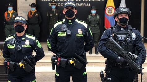 La Policía Nacional De Colombia Presenta Sus Nuevos Uniformes Youtube