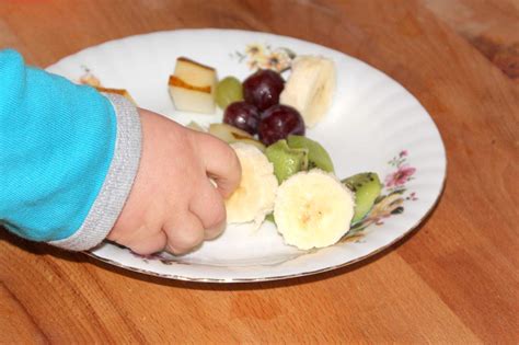 Ehe ich näher auf die frage eingehe. Ab wann dürfen Babys Obst essen? +16 geeignete ...