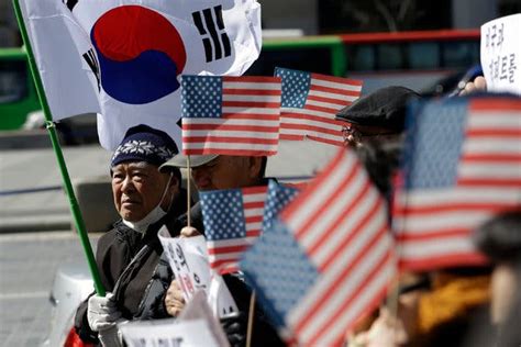 South Koreans Divided On Reactions To Knife Attack On Us Ambassador