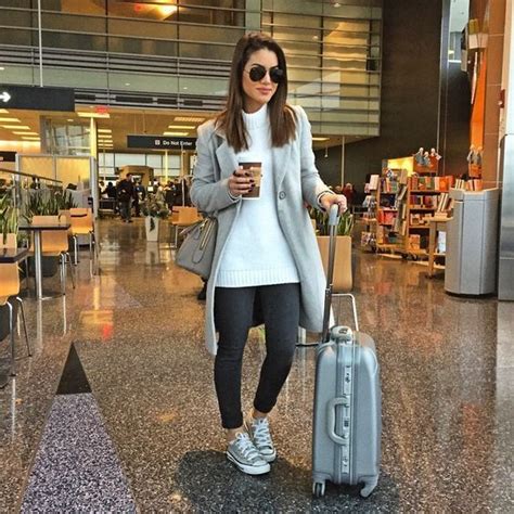 30 Comfortable And Stylish Outfits For Long Haul Flights Mco Looks