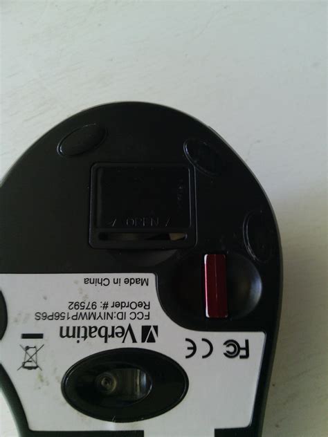 Verbatim Wireless 8 Button Deluxe Desktop Mouse Shiny Apple Redblack