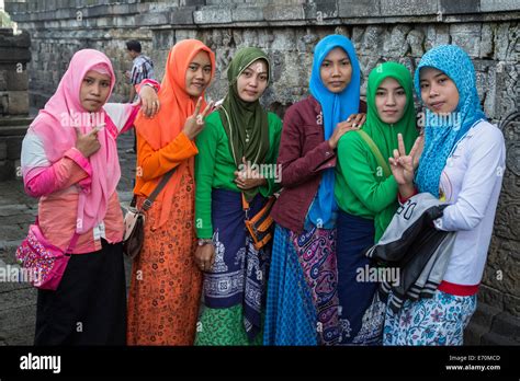Borobudur Java Indonesia Young Women From Surabaya Visiting The