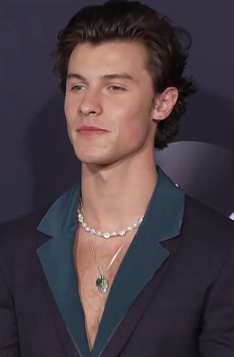 Shawn peter raul mendes was born on august 8, 1998 in toronto, ontario, canada, to karen (rayment), a real estate agent, and manuel mendes, a businessman. Shawn Mendes - Wikipedia