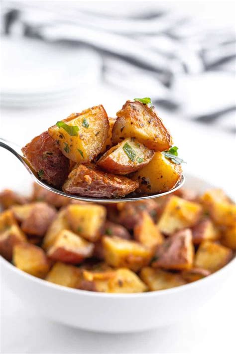 Maybe you would like to learn more about one of these? Garlic Parmesan Roasted Red Potatoes with Video • Bread ...