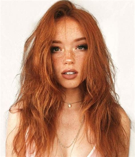 Pin By Fausto Mazza On Red Headed Woman Hair Styles Red Hair Woman Long Hair Styles