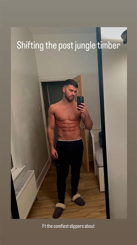 Hollyoaks Off The Charts Davood Ghadami Owen Warner Shirtless On Insta Story
