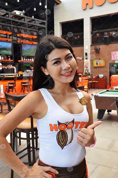 Hooters Girl Poses For Photo In Hooters Restaurant Editorial Photography Image Of Posing Thai