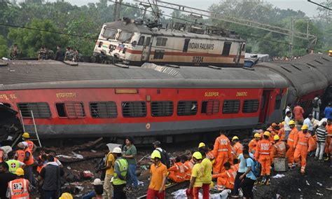 Vid Os Inde Au Moins Morts Dans L Une Des Pires Catastrophes