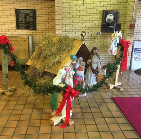 Mississippi Courthouse With Nativity Scene Allows Axial Tilt The