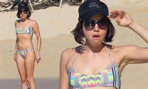 Aubrey Plaza Shows Off Her Toned Figure In A Colourful Bikini Daily