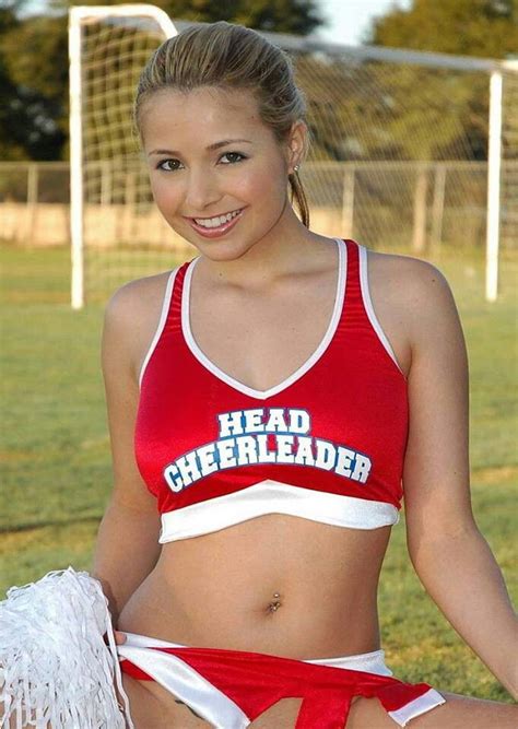 Cute Female Cheerleaders Show Xxx Porn