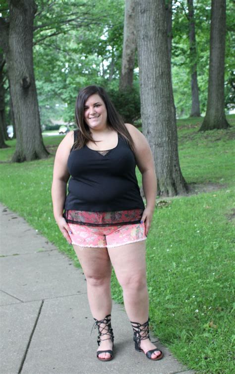 9 Ways To Wear Plus Size Shorts This Summer Because Your Legs Deserve