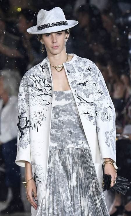 Vedi i prezzi e le recensioni dei clienti. Dior faz desfile cruise com show de cavaleiras no Castelo de Chantilly - Jornal O Globo