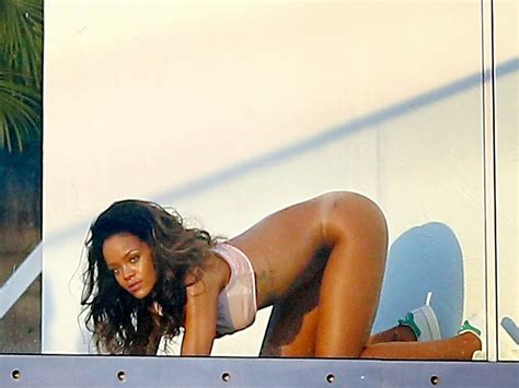 Rihanna Nude And Sexy 23 Photos Thefappening