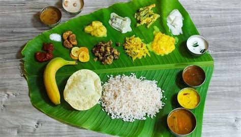 Actually, sadya is not just served during onam celebrations. Regulae: Food Fest Decoration Ideas