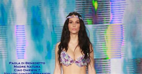 Paola di benedetto is upset. Una Madre Natura italiana a Ciao Darwin 7: Paola Di Benedetto