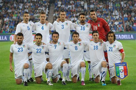 Selección de fútbol de italia (es); Italy-National-Football-Team-Euro-2012-wallpapers6.jpg (1024×680) | Football team, Italy ...