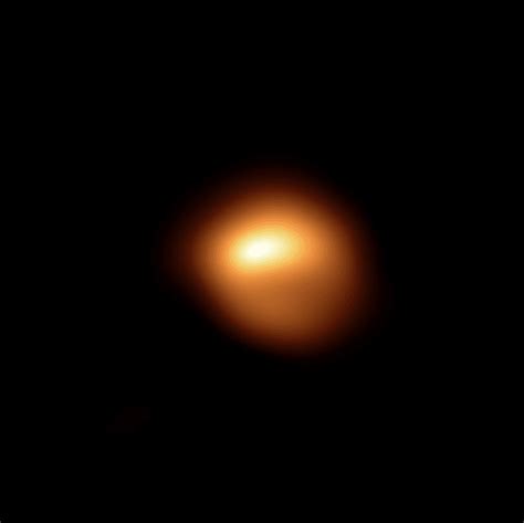 New Images Of Betelgeuses Dimming Surface Reveal The Stars Changing