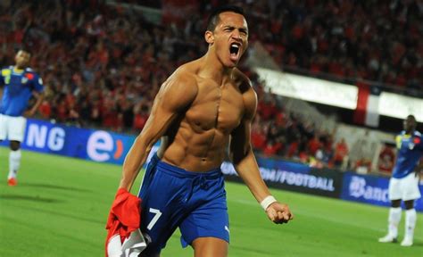 Arsenal Closes Down On Barcelona S Alexis S Nchez