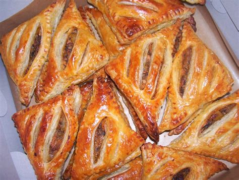 Mom's cream puffs are pretty famous. Teratak Honeyz: Harga Aneka Puff Pastry