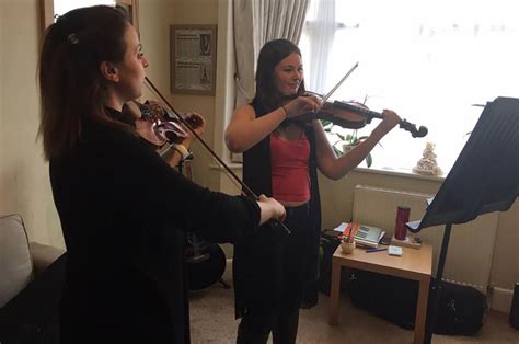 | live classes, amazing instructors. Violin Lessons, Tuition, Expert Violin Teachers, Southampton