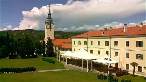 Чланак pomozi, majko božija се појављује прво на vesti online. MAJKA BOŽJA TRSATSKA 10. SVIBNJA - TIME LAPSE - YouTube