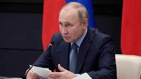 Putin Isolated And Distrustful Leans On Handful Of Hard Line Advisers Mint