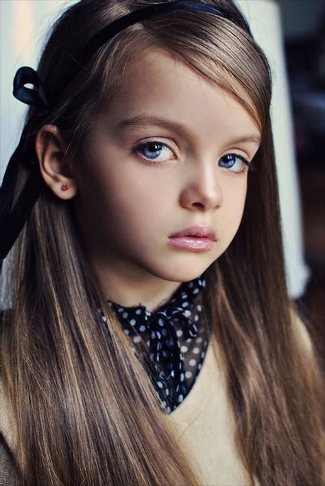 4岁超模米兰·库尔尼科娃私房萌照 秒杀所有女明星 高清 娱乐 国际在线