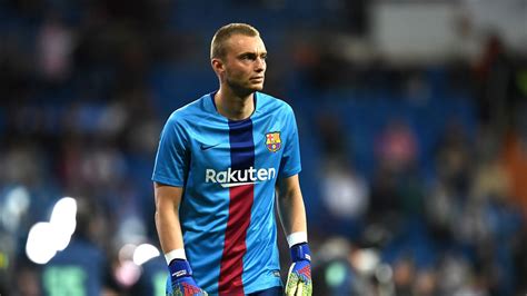 Valencia Agree £314m Deal With Barcelona For Jasper Cillessen