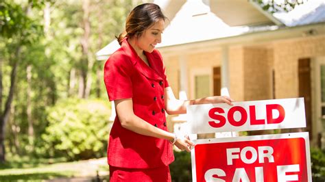 Check spelling or type a new query. Real Estate Agent, Broker, Realtor: What's the Difference?