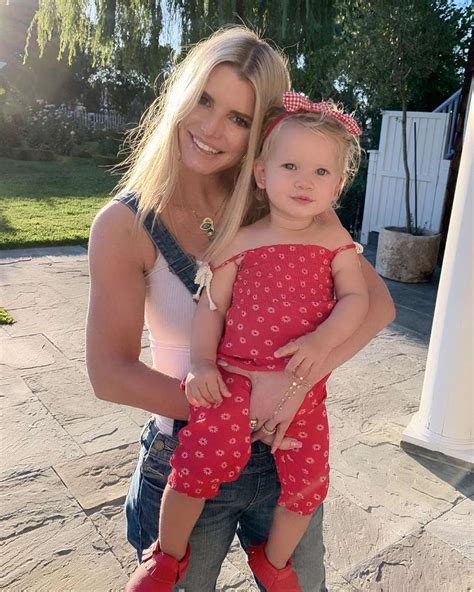 Jessica Simpson Recalls Being Hospitalized For Bronchitis While Pregnant