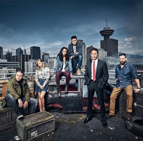 Travelers Netflix Series Trailer Images And Poster The Entertainment
