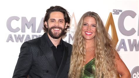 thomas rhett s wife adorably surprises him luckiest guy in the world 96 1 kxy