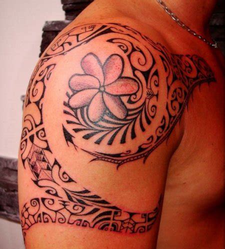 5 tatuajes maories para hombres y mujeres. Tatuajes Maories Hombro Flor