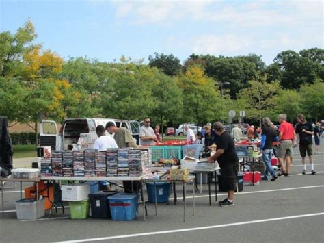 10 Amazing Flea Markets In Connecticut You Absolutely Have To Visit