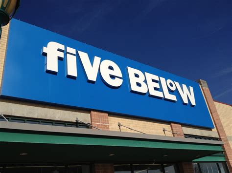 Everyday Life with TISH! : fiVe BELoW...Scarves!