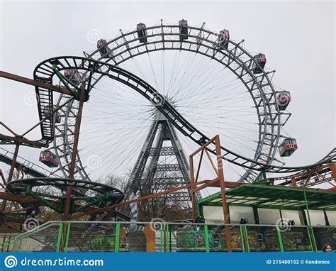 La Noria Gigante Wiener Riesenrad O Viena Del Parque De Atracciones