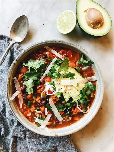 Quick And Easy Vegetarian Chilli The Healthy Hunter Easy Vegetarian