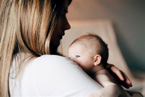 La Importancia Del Contacto Piel Con Piel Entre Bebé Y Madre