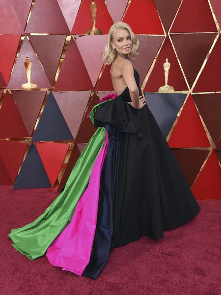 Estos Son Los 25 Vestidos Más Locos De La Historia De Los Oscar
