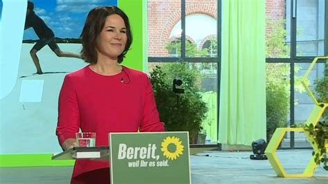 Der parteitag stimmte dem vorschlag am 12. Annalena Baerbock offiziell zur Grünen-Kanzlerkandidatin gekürt - Berliner Morgenpost