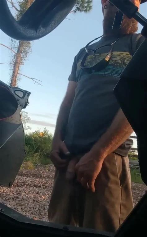 GAY REDNECK DADDY PISSING OUTSIDE 20 ThisVid